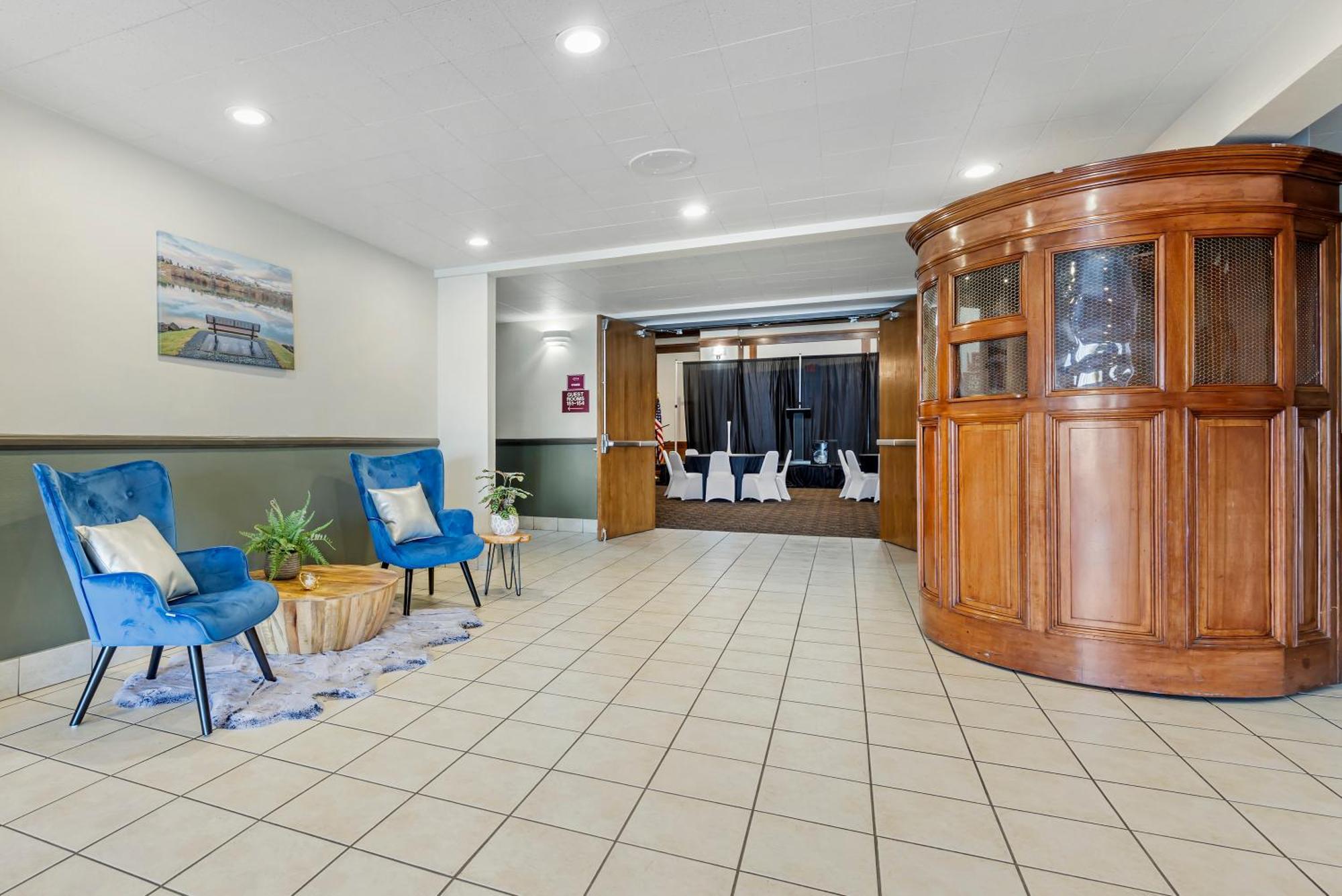 Seaport Inn & Suites Люистън Екстериор снимка